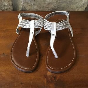 Cherokee sandals, 6